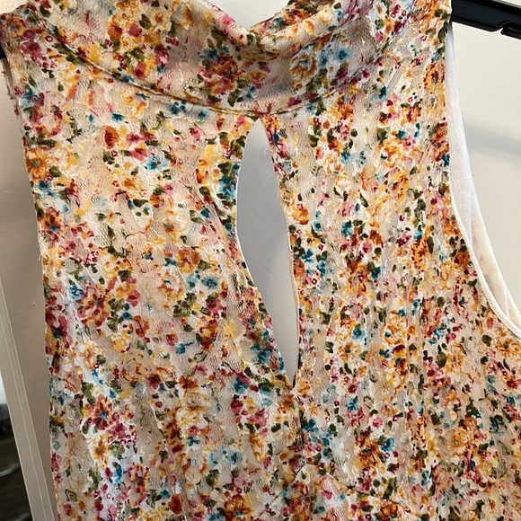 Lace floral summer dress - Picture 3 of 4